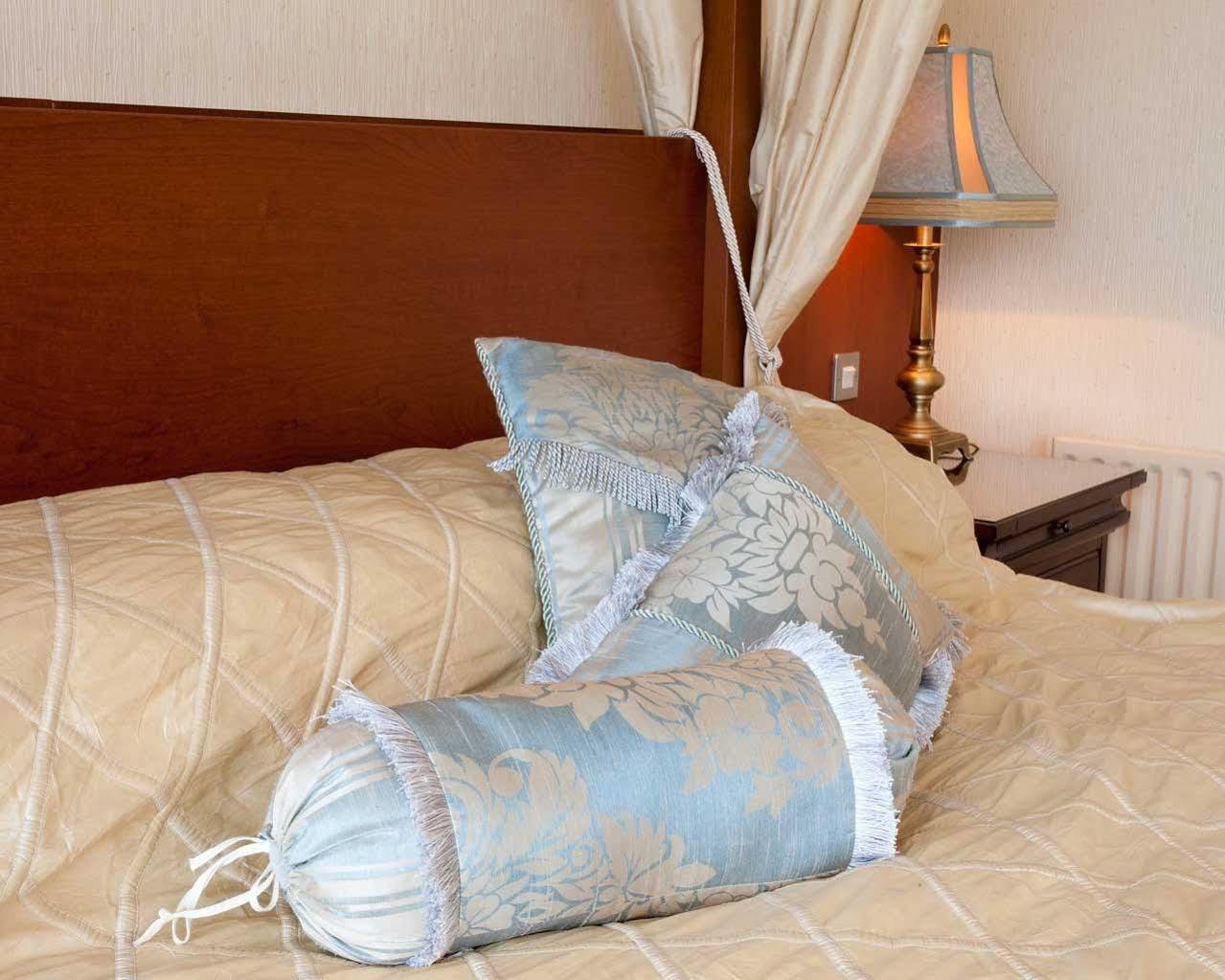 Four Seasons Hotel, Hotel 4*